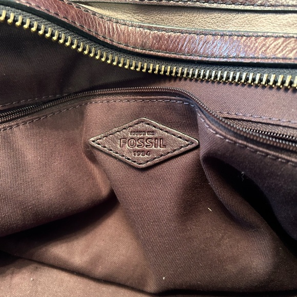 Fossil Crossbody Purse - Picture 3 of 8